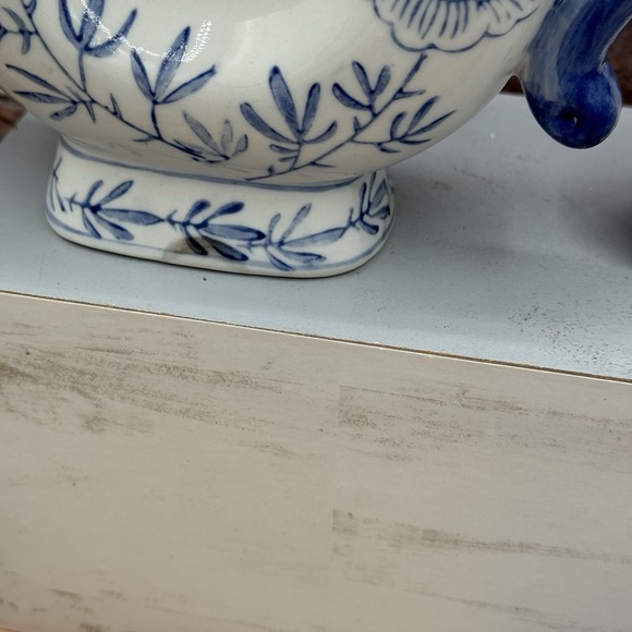 Vtg Chinoiserie Donut Hole Porcelain Tea Pot Blue White Asain Dolphin Handle - Picture 8 of 11